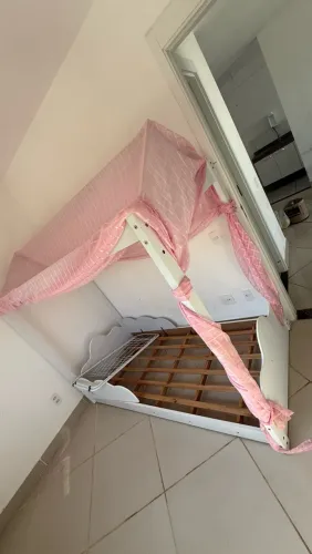Cama infantil montessoriana