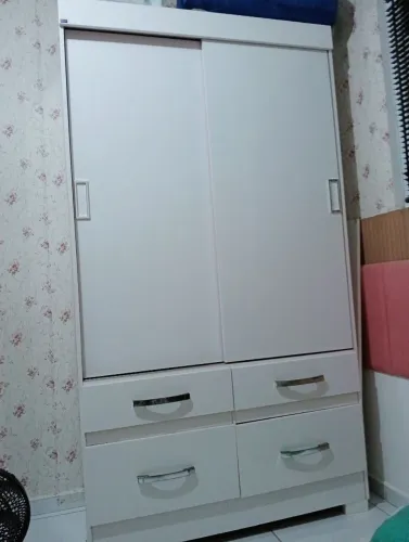 Guarda roupa 2 porta de correr e 4 gaveta