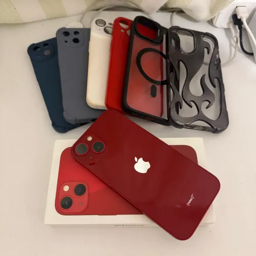 iPhone 13 Red 128Gb (Funcionando 100%, nunca foi para manutenção e nem foi aberto)