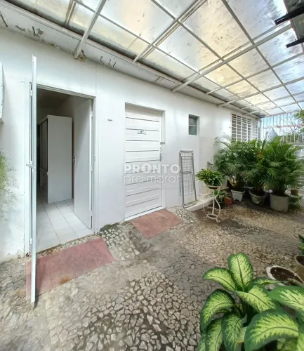 Casa com 8 quartos em Madalena