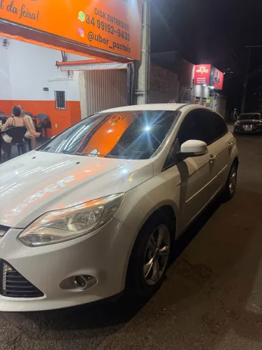 Ford Focus 1.6 S/se/se Plus Flex 8v/16v 5P 2014