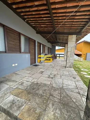 CASA COM 1000m² NA PRAIA DE CARAPIBUS
