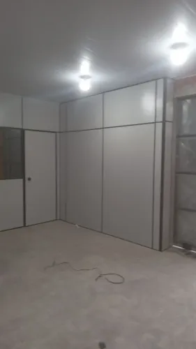 Divisoria naval drywall piso vinilico forros modulados pvc