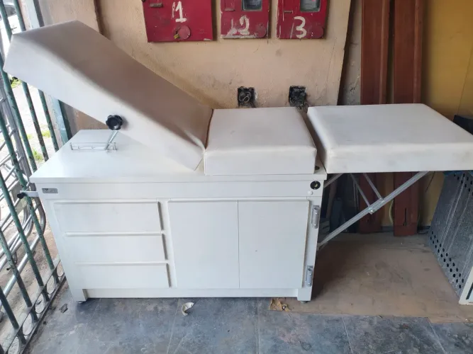 Ótima mesa p interessado retirar no local por 390
