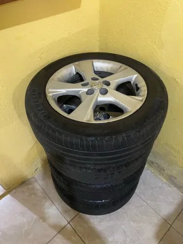 Pneu com Aro 16 