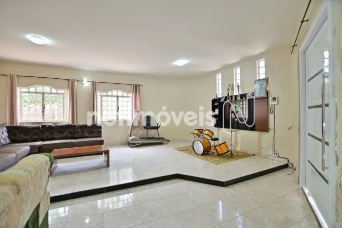 Transforme essa casa de 3 suítes na sua nova histórias.