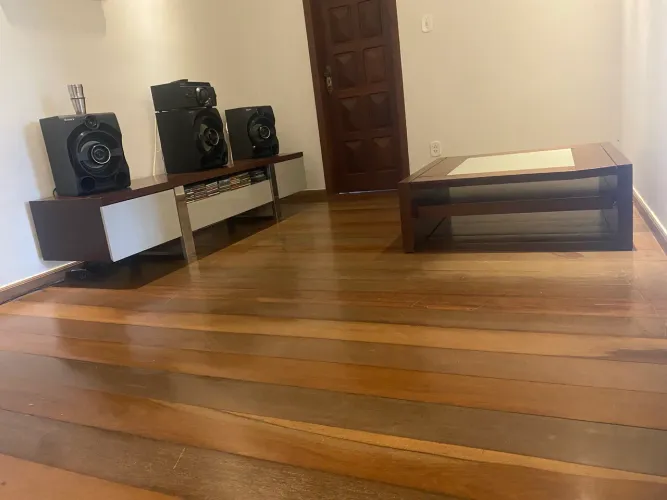 Conjunto Raque + mesa de centro (madeira de lei)
