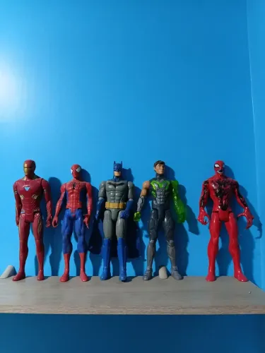 Boneco marvel 45 reais a unidade 