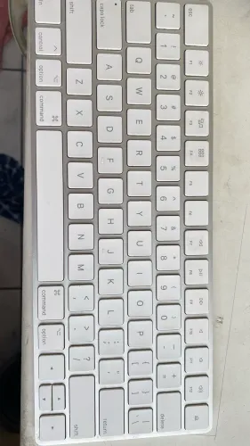 Magic Keyboard Apple sem fio