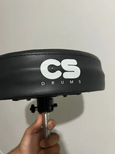Banco de Bateria Acholchoado e ajustável CS Drums 