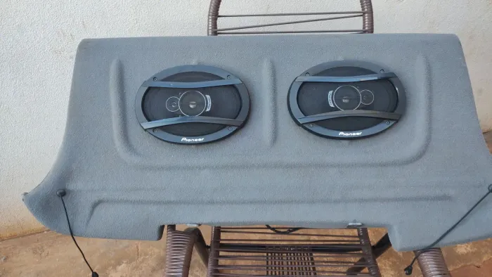 TAMPÃO DO PORTA MALAS E PAR DE AUTO FALANTES 69 PIONEER GOL G4 2006 A 2012
