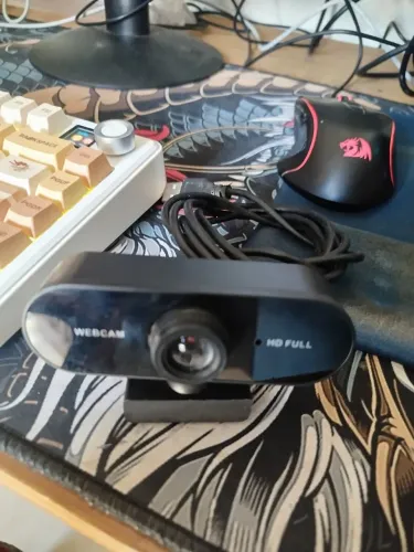 Webcam Full HD 1080p com Microfone Embutido (Excelente Estado)