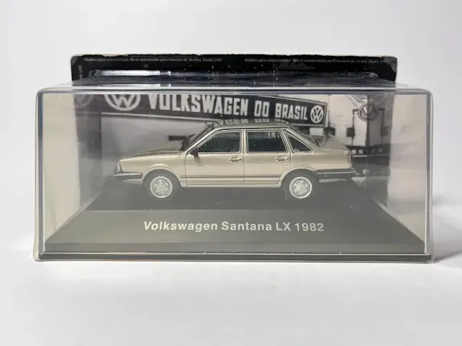 Miniatura Volkswagen Santana LX 1982 Escala 1:43 DeAgostini Volkswagen Collection