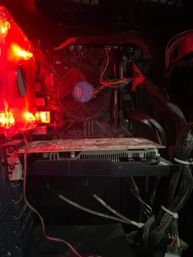PC gamer ( vender com urgência, por conta de dívida)