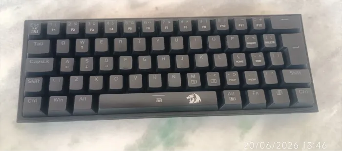 Teclado gamer Reddragon 60%
