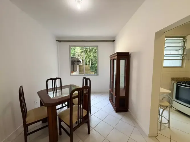 Imóvel para venda tem 51 metros quadrados com 2 quartos em Centro - Florianópolis - SC