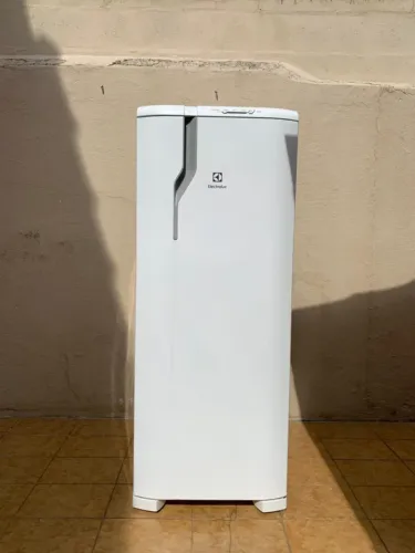 Geladeira Electrolux RE31