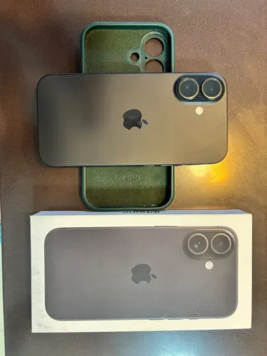 Apple iPhone 16 128GB Preto 6,1" 48MP iOS 5G