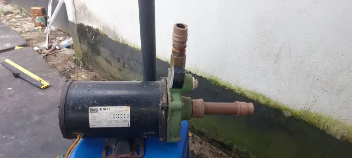 Vende logo bomba d'água