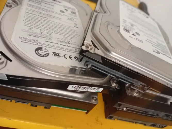Lote Informatica: 6 peças Disco Rigido HDD 3.5 Sata 3×500GB 320GB 250GB 160GB