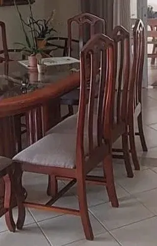 Cadeiras de Mogno e assento com tecido novos