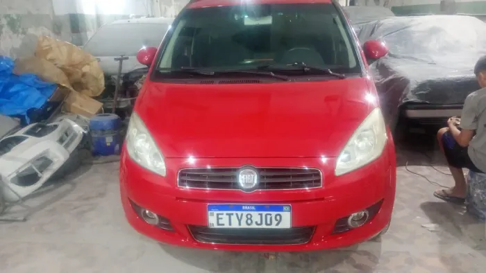 Fiat Idea Attractive 1.4 Fire Flex 8V 5P 2011