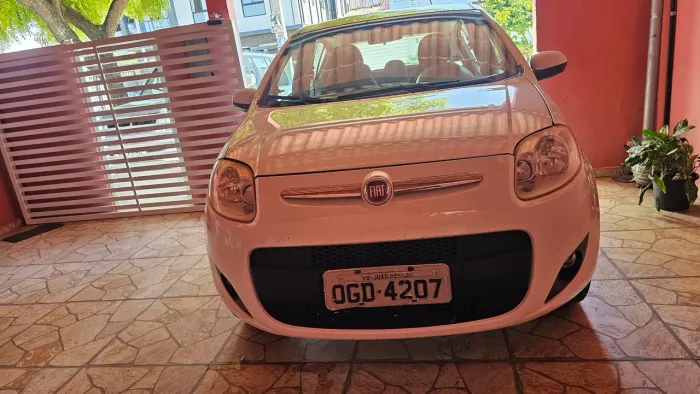 Fiat Palio Essence 1.6 Flex 16V 5P 2014
