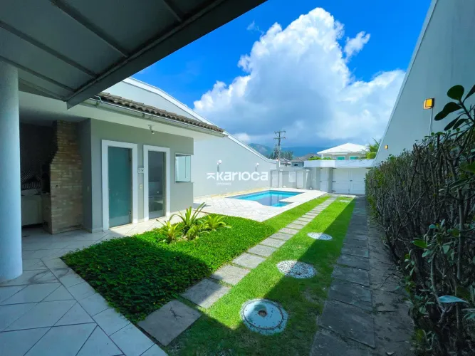 Residência Alto Padrão no Rio Mar | 4 Suítes, Piscina e Área Gourmet