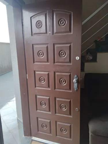 Porta madeira maciça vende-se