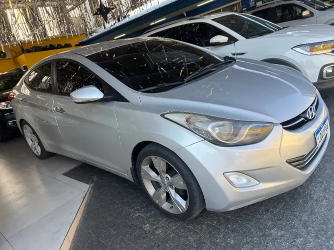 Hyundai Elantra GLS 1.8 16V Aut. 2013