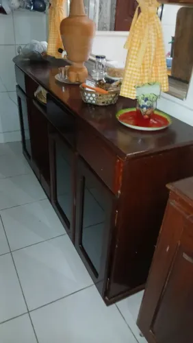 Armário de cozinha de madeira maciça