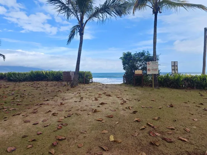 Terreno à Venda na Praia do Guaecá em Condomínio Fechado
