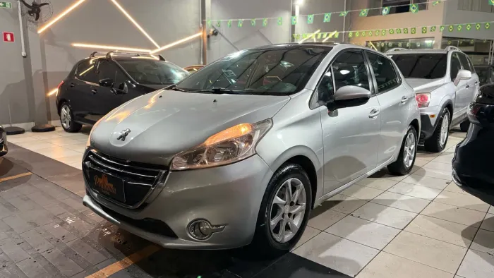 Peugeot 208 Allure 1.5 Flex 8V 5P 2014