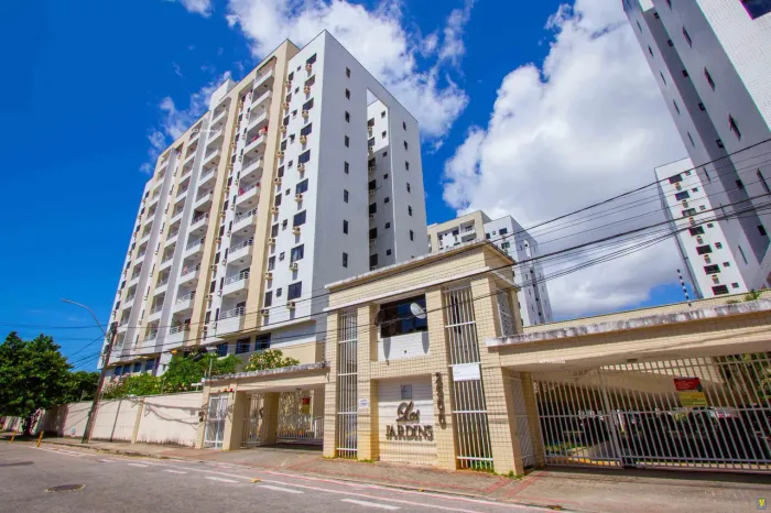 Apartamento em condomínio clube no Papicu