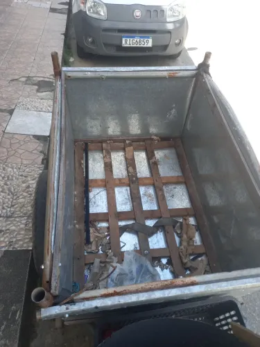 Vendo uma carochinha pra moto e carro toda galvanizado nova. 
