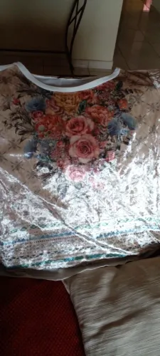 Blusa semi nova tamanho M