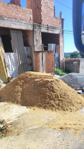Areia , brita , terra vegetal , escória