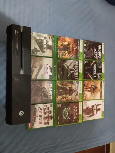 Vendo xbox one 500 GB com 12 jogos mídia fisica