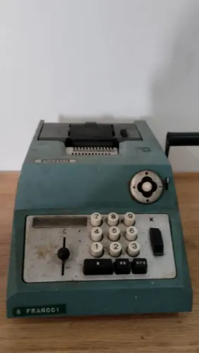 Antiga calculadora de banco