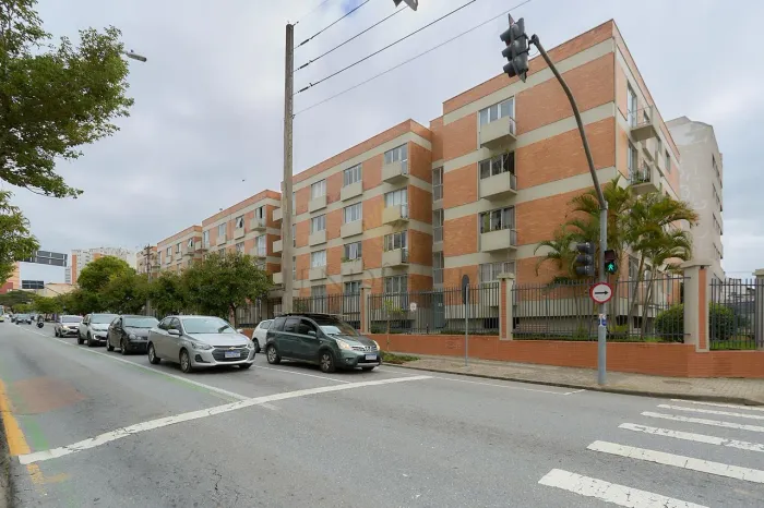 Apartamento Reformado com 159 m² Privativos, Av. Marechal Deodoro, Alto da XV - Curitiba/P