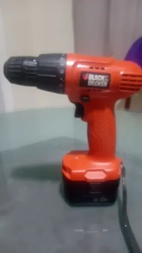 Furadeira Black & Decker a bateria 9,6V