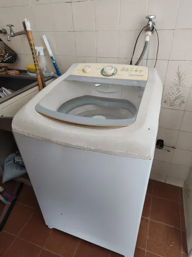 Máquina de lavar roupas antiga