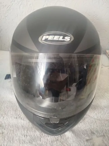 Capacete peels