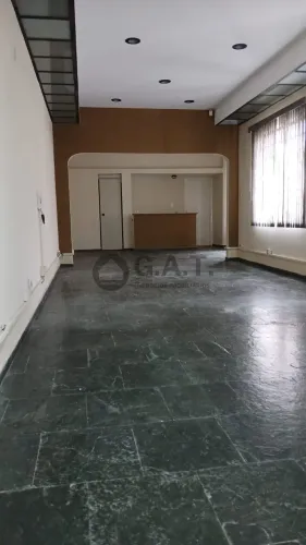 Sala Comercial para Locação no Centro de Sorocaba-SP: 2 salas, 1 banheiro, 100,00 m² de Ár