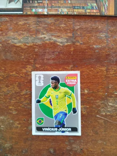 Vende figurinha Vini Jr prata 