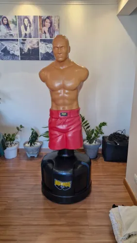 Boneco boom boxe ?