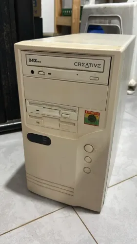 Gabinete PC Vintage anos 90
