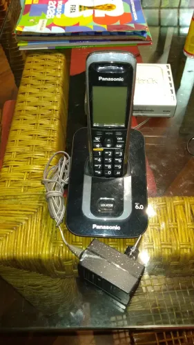 Telefone Panasonic sem fio (ver anúncio)