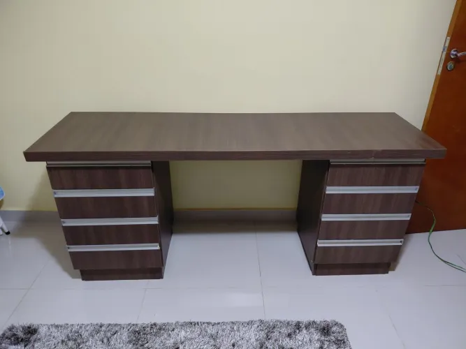 Mesa Para Escritório Com Gaveteiro