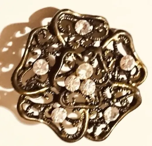 Brincos grandes cor ouro velho escuro com zircônias cristal
